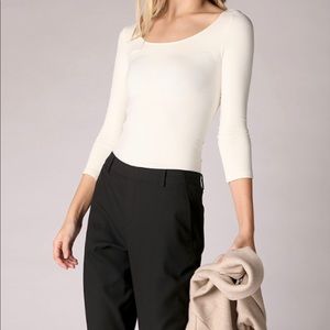 One Size 3/4 Sleeve Scoop Neck Top-ivory